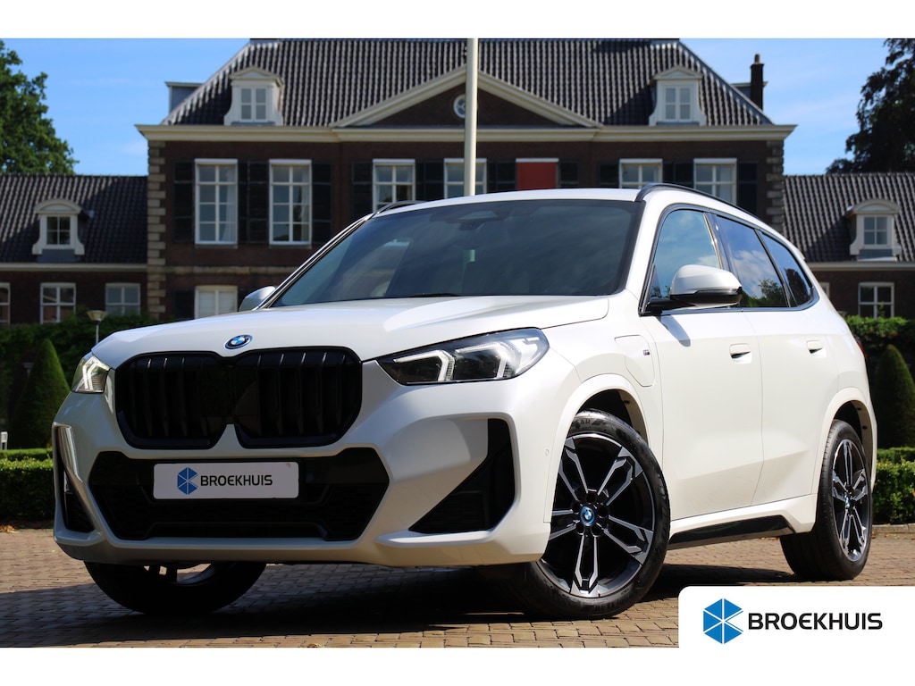 BMW X1 25 e xDrive M Sport | WEGKLAPBARE TREKHAAK | STOELVERWARMING | M-SPORT | CAMERA | PARK SENS V+A | CRUISE | LED | LEDER | LANE ASSIST | ELEKTR. STOEL