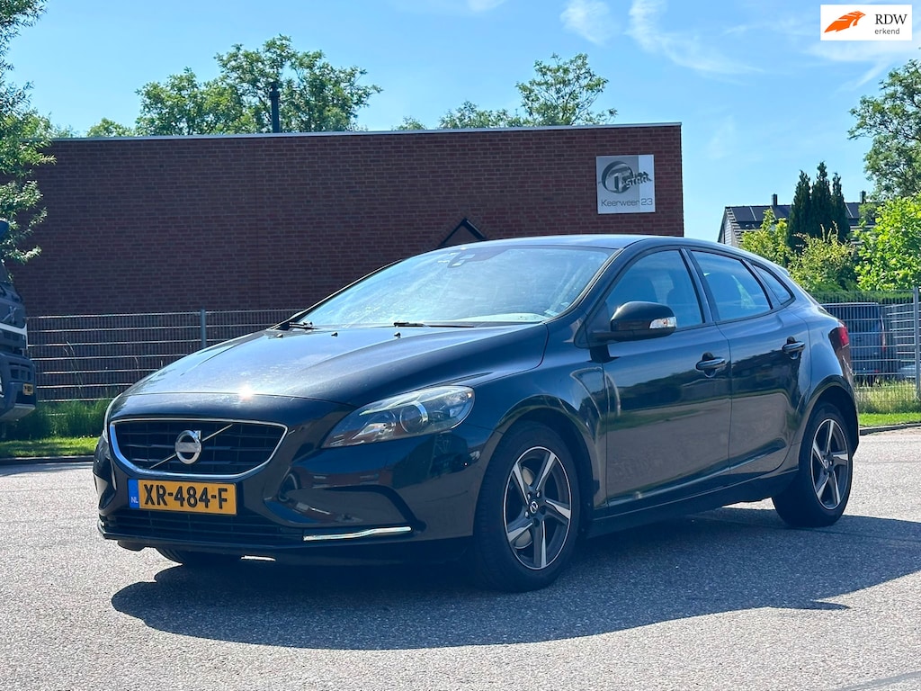 Volvo V40 1.6 T2 Kinetic Camera*Cruise*Airco*Trekhaak*LM velgen*6 versnelling*