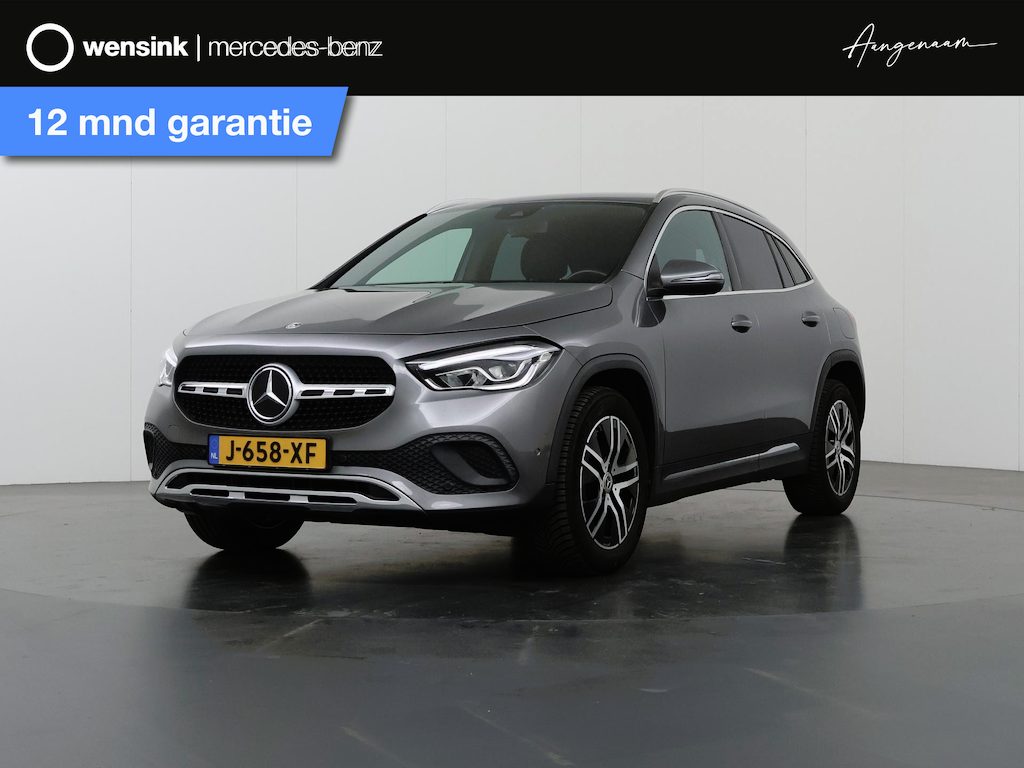 Mercedes-Benz GLA 200 Business Solution Luxury | Trekhaak | Stoelverwarming | Getint glas | Achteruitrijcamera |