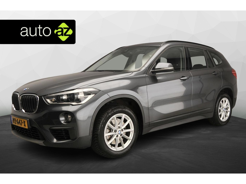 BMW X1 sDrive20i 190PK Automaat Executive | Trekhaak (1800kg ) | Navi | Parkeersensoren | 17"