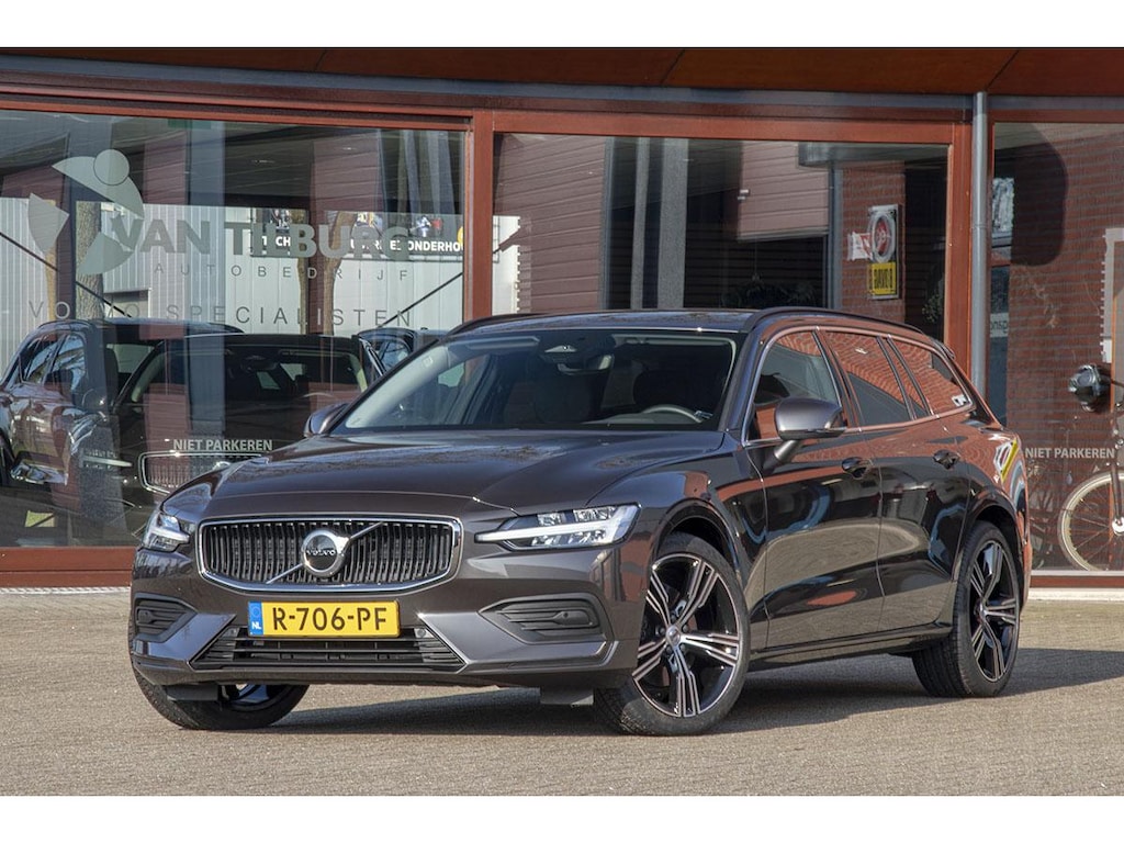 Volvo V60 2.0 B3 MILD HYBRID CORE GOOGLE