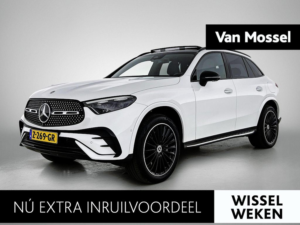 Mercedes-Benz GLC 300e 4MATIC AMG Line | Automaat | Panorama dak | Matrix LED | Burmester 3D | MANUFAKTUR Opalite White | Dashcam | Trekhaak | Heads-Up Display | 4-Zone Climate control | Apple Carplay / Android Auto | Treeplanken | Stoelverwarming | Navigatie | 360 Camera | Half Leder | Parkeersensoren | Sfeerverlichting | 20” AMG Lichtmetalen Velgen |