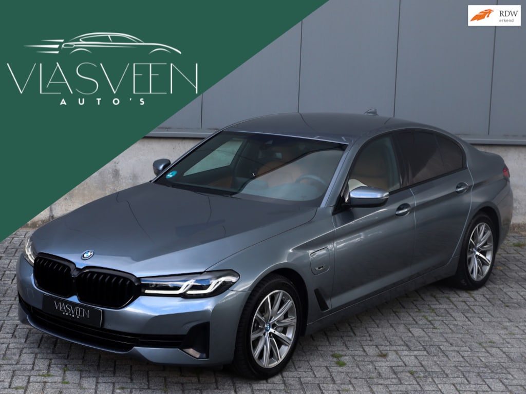 BMW 5-Serie 545e xDrive Zwarte hemel, LED- INC BTW