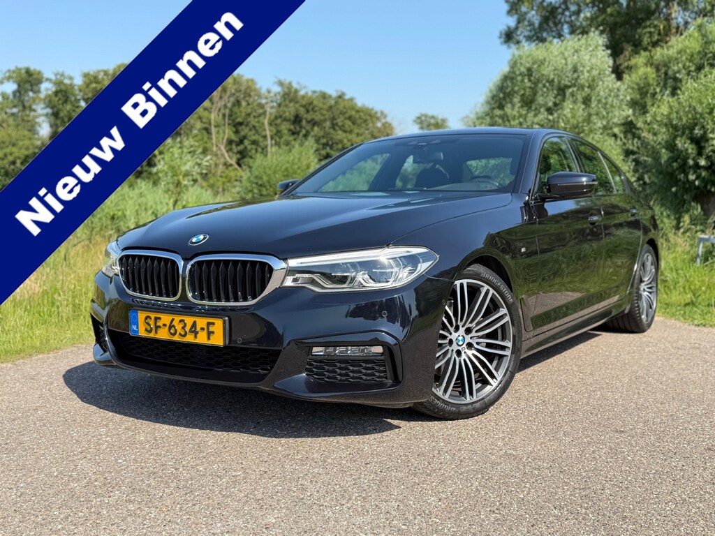 BMW 5-Serie 520i High Executive M-Sport / Automaat / Camera / Climate Control / Goed Onderhouden / Navi / CC / PDC / NAP