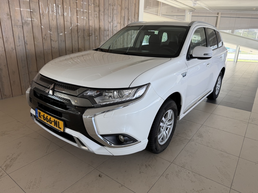 Mitsubishi Outlander 2.4 PHEV Pure