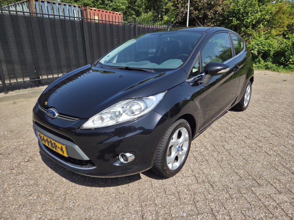 Ford Fiesta 1.25 Titanium Airco/StrBkr/LMV