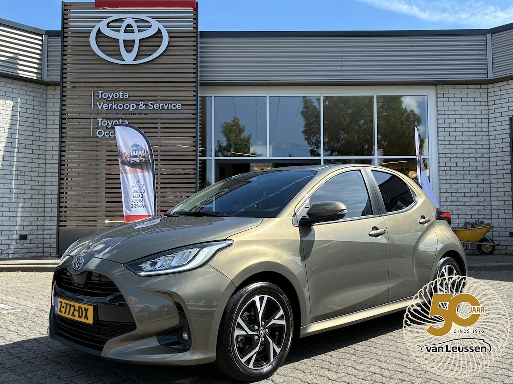 Toyota Yaris 1.5 Hybrid 115 FIRST EDITION NL-AUTO 1E-EIG KEYLESS LED NAVI CAMERA APPLE/ANDROID PRIVACY GLASS AD-CRUISE CLIMA