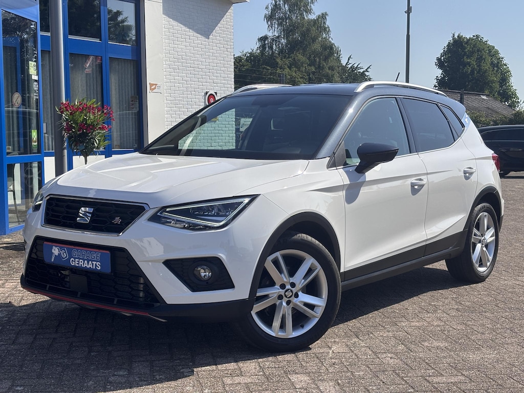 SEAT Arona 1.5 TSI EVO FR l Trekhaak, LED, Navigatie, Apple CarPlay/Android Auto, Multifunctioneel stuurwiel, Parkeersensoren achter, Dealer onderhouden, Zeer nette wagen!