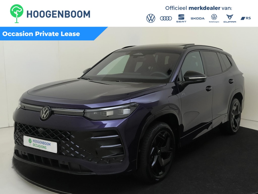 Volkswagen Tayron 1.5 eHybrid R-Line Edition | SoH 100% | Panoramadak | Trekhaak | Head-up display | Black style | Adaptieve demping | 360 camera | Parkeerassistent | Stoelverwarming voor en achter |