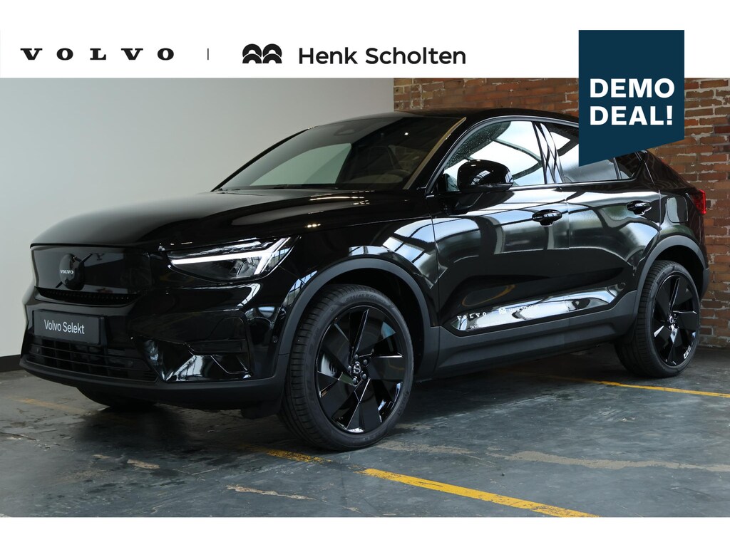 Volvo EC40 Single Motor Ext. Range Ultra Bl.Ed. Europa 82 kWh | Panoramadak | Stoelverwarming | Stuurwielverwarming | Parkeercamera | Parkeersensoren voor + achter | Google Infotainment | 20'' Lichtmetalen velgen
