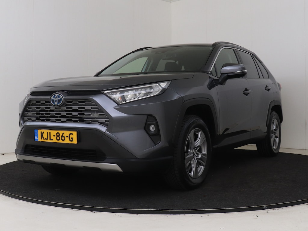 Toyota RAV4 2.5 Hybrid AWD Dynamic | BTW voertuig | Parkeersensoren voor+achter | Trekhaak afneembaar | 1650KG trekgewicht | Elektrische achterklep | Apple CarPlay/Android Auto |