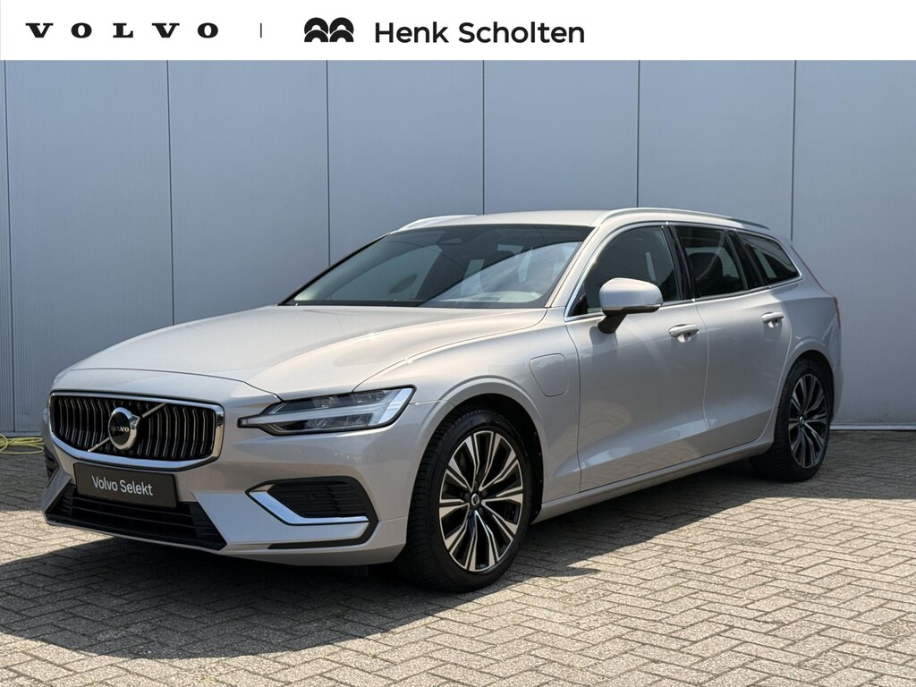 Volvo V60 T6 Plug-in hybrid AWD Plus Bright | Long Range | Trekhaak semi elektrisch inklapbaar | Elektrisch bedienbare voorstoelen | Stoel- & Stuurwielverwarming | 18 inch lichtmetalen velgen | Verwarmbare voorruit | Adaptieve Cruise Control met Pilot Assist | Google Maps & Infotainment