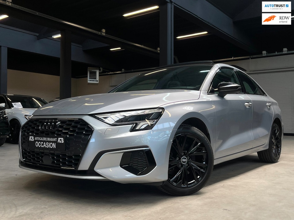 Audi A3 LIMOUSINE 35 TFSI S edition Pano/Carplay/Camera/ACC