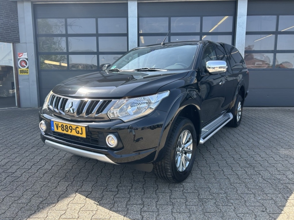 Mitsubishi L200 2.4 DI-D 181pk Club Cab 4WD Intense