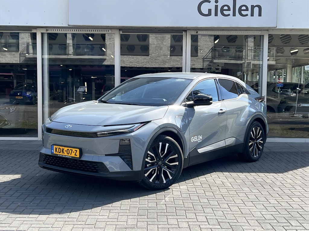 Toyota C-HR / C-HR+ 77 kWh First Edition | 20 inch velgen, Elektrische achterklep, Dodehoekherkenning, Parkeersensoren