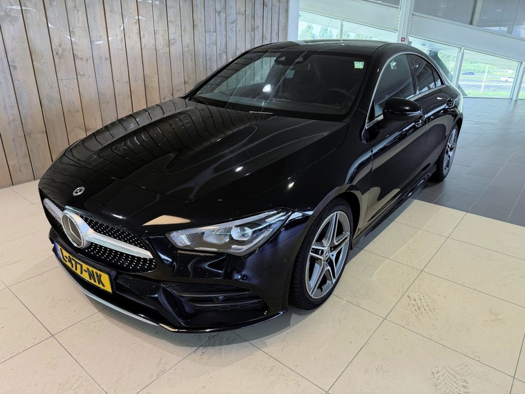 Mercedes-Benz CLA 200 Business Solution AMG Pano-dak/Night-Pack/Camera/Leder int.