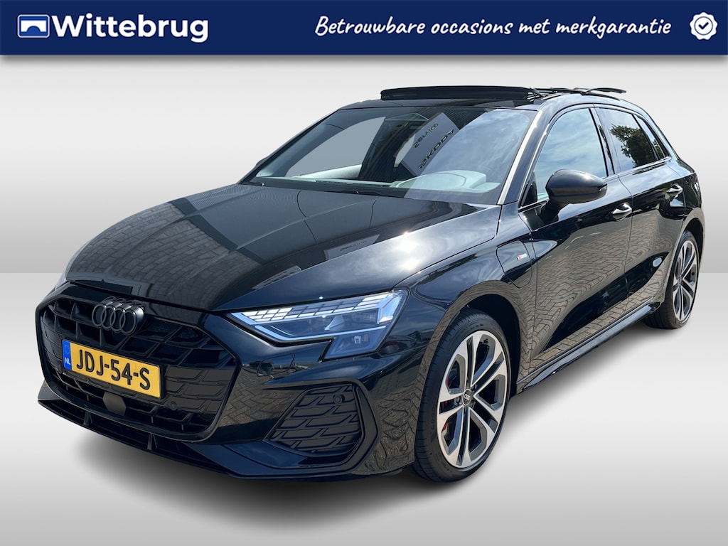 Audi A3 Sportback 45 TFSI e S-Line Competition / AUTOMAAT/ GARANTIE TM 09-2029/ 272 PK/ PANO/ SONOS/ 2X S-LINE/ ACC/ PARK.SENSOREN V+A/ CAMERA/ STOELVERWARM./ SMARTPHONE INTERFACE/ KEYLESS/ RIJ-MODI/ DIGITAL DASH/ DAB/ NAVI/ CLIMA/ LED/ 1