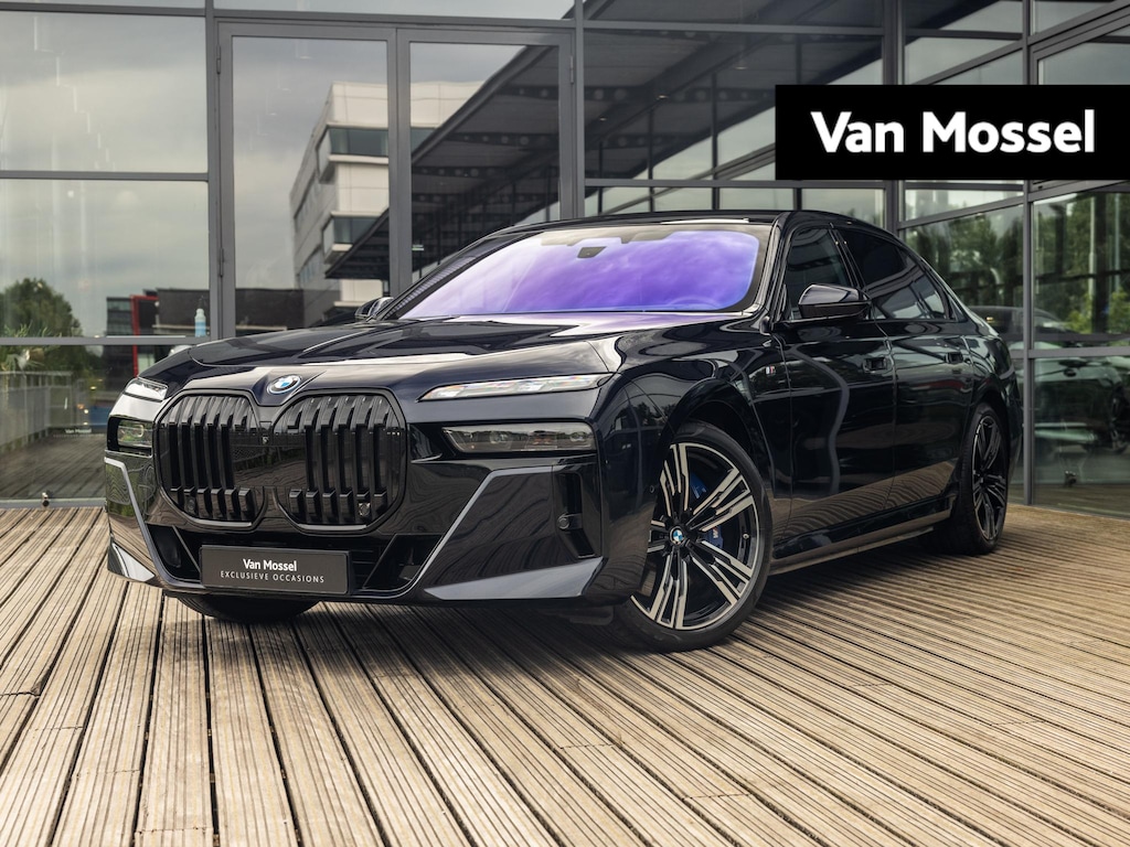 BMW i7 xDrive60 106 kWh | SOH 93 % | M-SPORT | SKYLOUNGE PANORAMADAK | 21 INCH | AUTOMATIC DOORS | SOFTCLOSE | BOWERS & WILKINS | INTEGRAL ACTIVE STEERING | DRIVING ASSIST PLUS | STOELMASSAGE V+A | STOELVENTILATIE V+A | HEAD-UP | SOH 93% |