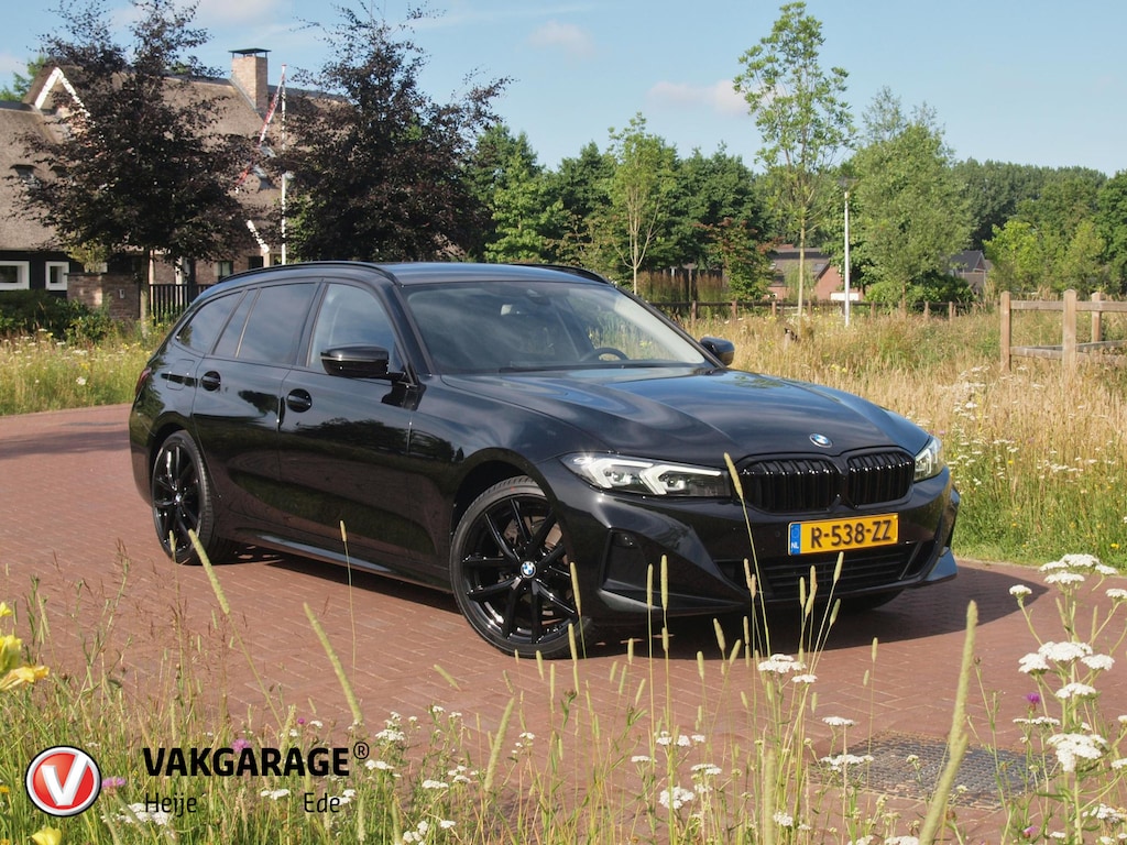 BMW 3-Serie Touring 318i | Facelift model | Apple Carplay | Parkeersensoren | Sportstoelen | 19 Inch | NL-Auto |