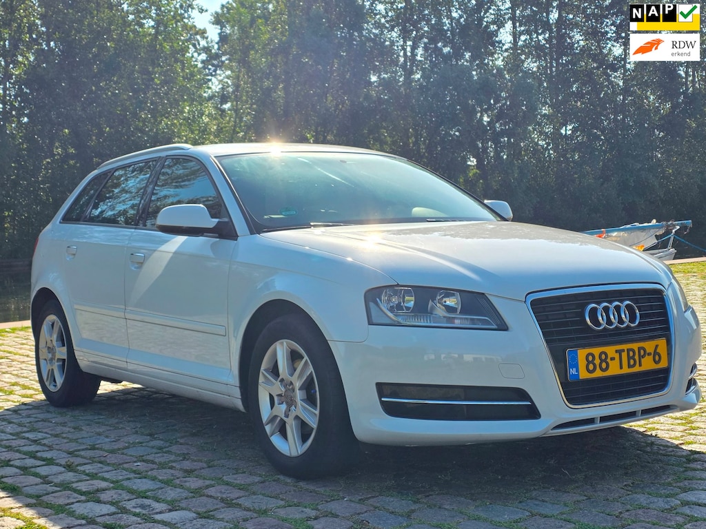 Audi A3 Sportback 1.4 TFSI Attraction Pro Line Business Zeer mooi airco cruis control leerbekeleding elektrische ramen cv op afs