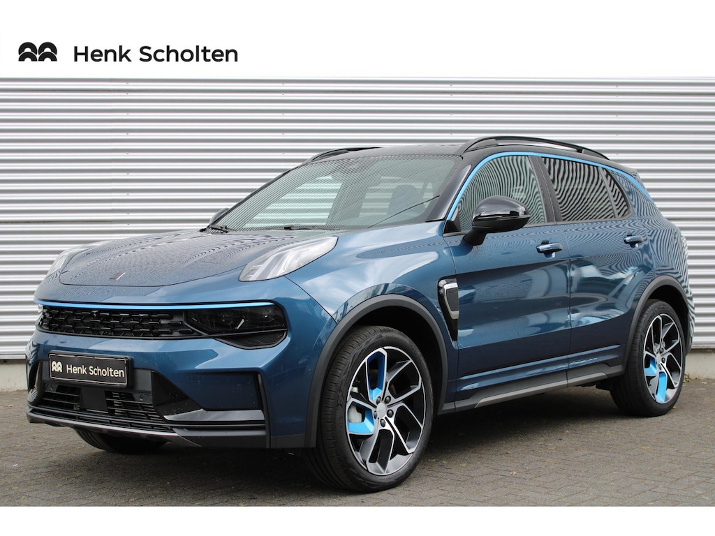 Lynk & Co 01 Plug-in Hybrid | Panoramadak | Adaptieve cruise control | Keyless | Verwarmbare voorstoelen | 20 inch Lichtmetalen velgen | Elektrische Achterklep | Apple CarPlay | Android Auto | Getint Glas | Bind Spot Information | 360 Graden Parkeercamera | Draadloze Telefoonlader | Stoelverwarming