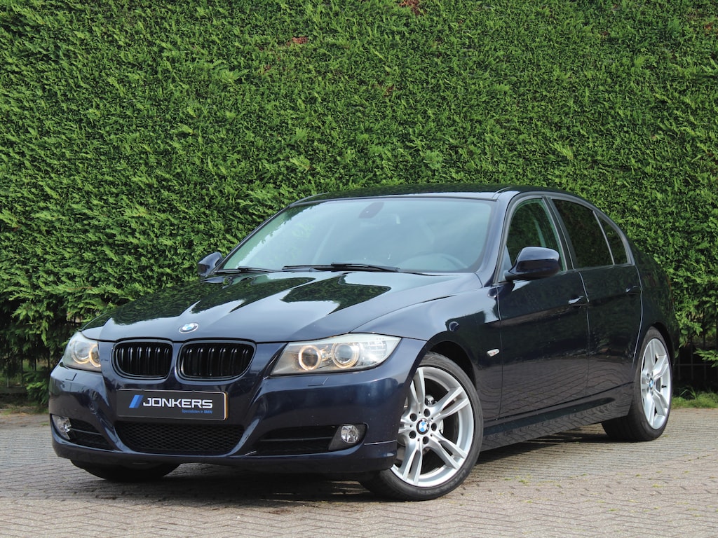 BMW 3-Serie 320i Business Line | Trekhaak | 18 inch