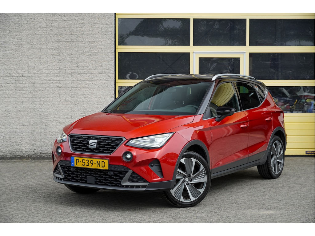 SEAT Arona 1.0 TSI FR Business Intense BJ2022 Lmv 18" | Led V+A | Pdc | Keyless entry | Achteruitrijcamera | App-Connect | Navi | Virtual cockpit | Dashboard verlichting | Climate control | Cruise control | Sportstoelen | Verwarmde voorstoelen | Zwarte hemel