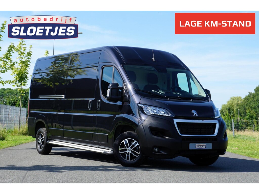 Peugeot Boxer 2.2 BlueHDi 165 L3H2 3.5t in nieuwstaat |Trekhaak |Camera |Cruise |Navi |Metallic |Climate control |165 pk |EURO6D |1e eigenaar |3500 KG |Carplay |Android auto