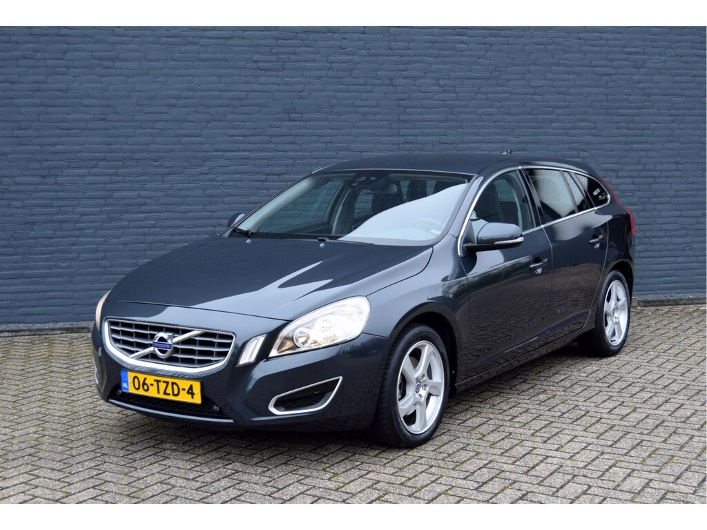 Volvo V60 1.6 T4 Momentum Automaat