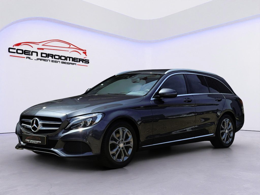 Mercedes-Benz C-klasse Estate 180 Edition /Apple Carplay/Camera+PDC V&A/Stoelverwarming/Dode hoek sens./Elek. achterklep/Semi-elek. trekhaak/17"LMV/(MET GARANTIE*)