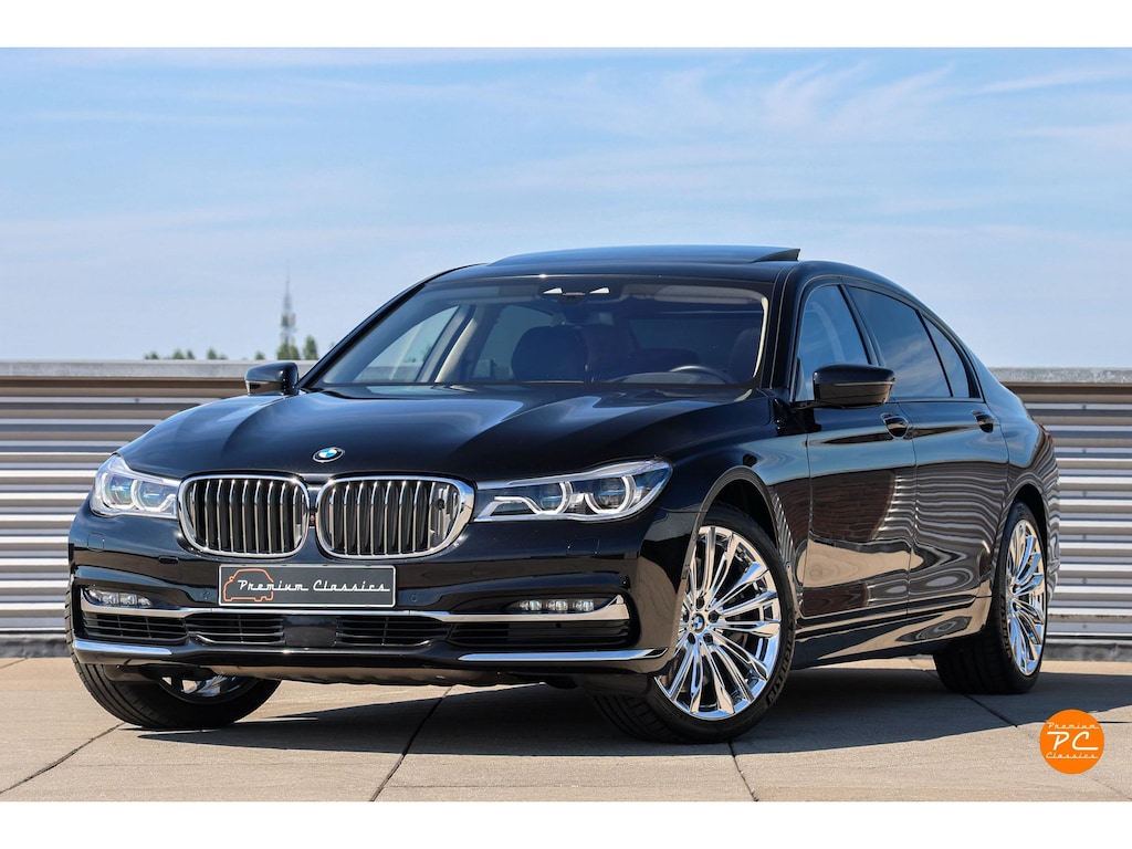 BMW 7-Serie M760Li xDrive | 83.000KM | Sky-Lounge Panorama | Soft-close | Laserlight