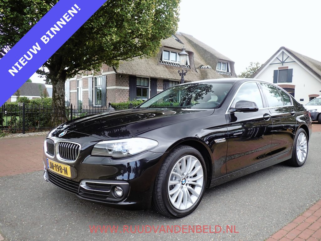 BMW 5-Serie 520i Luxury Edition !! UNIEKE KM-STAND !! 1e EIGENAAR !! CAMERA / SCHUIF-KANTEL DAK / MEMORY