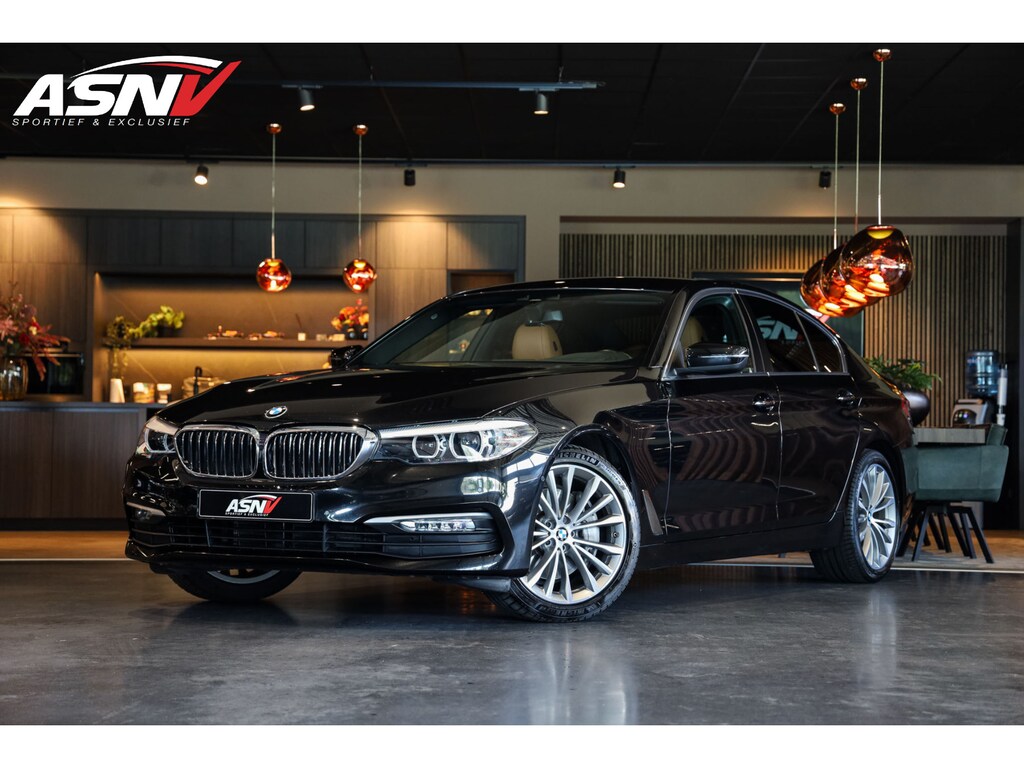 BMW 5-Serie 540i High Executive, 340 PK, Sportstoelen, HiFi/Luidspreker, Navigatie, Stoelverwarming voor/achter, 84DKM!!