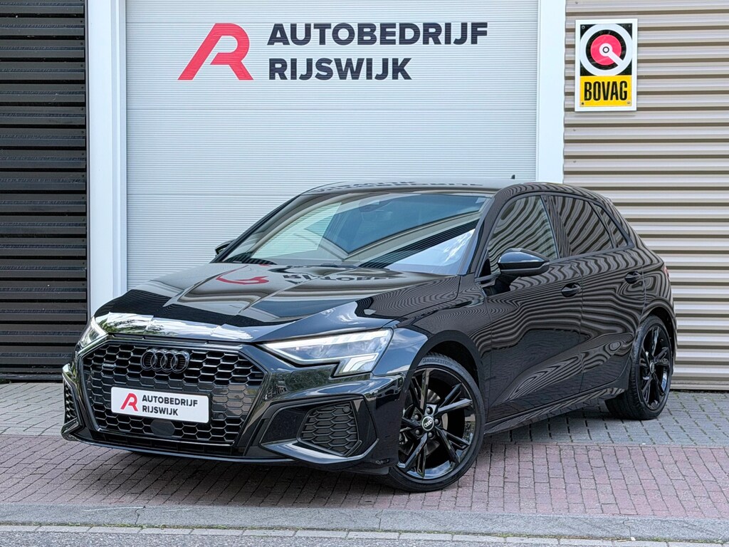 Audi A3 SPORTBACK 40 TFSI quattro S-Line Camera/AppleCarPlay