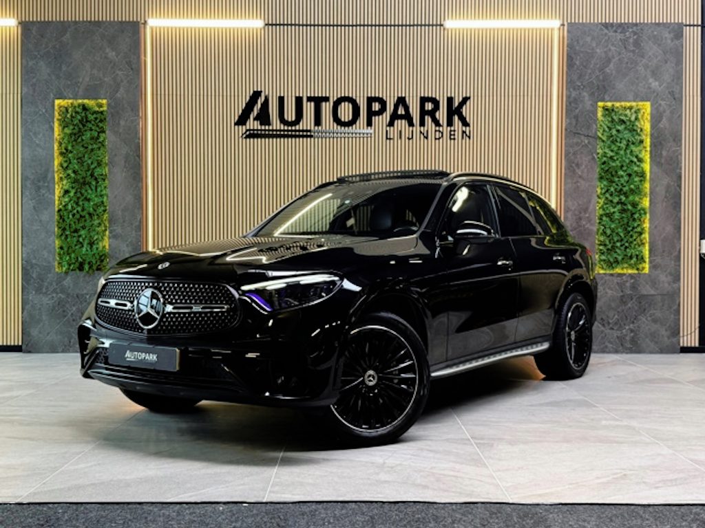 Mercedes-Benz GLC 300 4MATIC AMG Line PANO|HuD|360CAM|MASSAGE|MEMORY|KEYLESS|GARANTIE|SFEERVERLICHTING|DEALER ONDERHOUDEN|