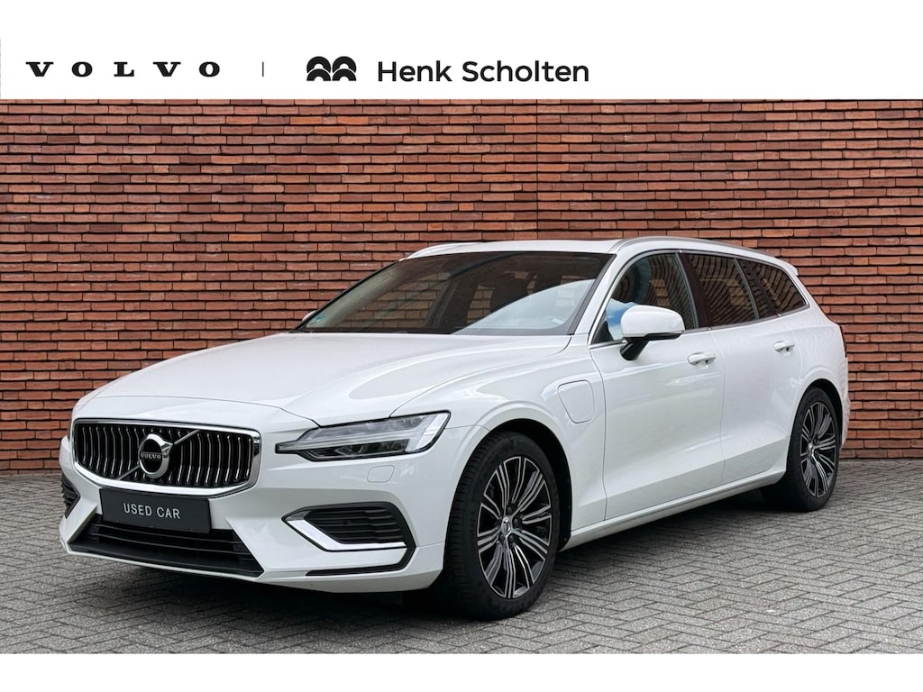 Volvo V60 T8 Twin Engine AWD Inscription | Trekhaak | Panoramadak | Adaptieve Bochtverlichting | BLIS Dodehoekdetectie | Apple Carplay/ Android Auto | Parkeercamera | Verwarmbare Voorstoelen | Navigatie