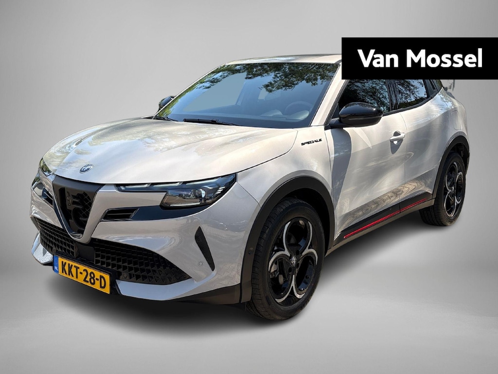 Alfa Romeo Junior 1.2 Turbo Hybrid Ibrida Speciale | Navigatie | Parkeersensoren | Camera | Apple Carplay/Android Auto | LMV 18"| Cimate Control | Cruise control |