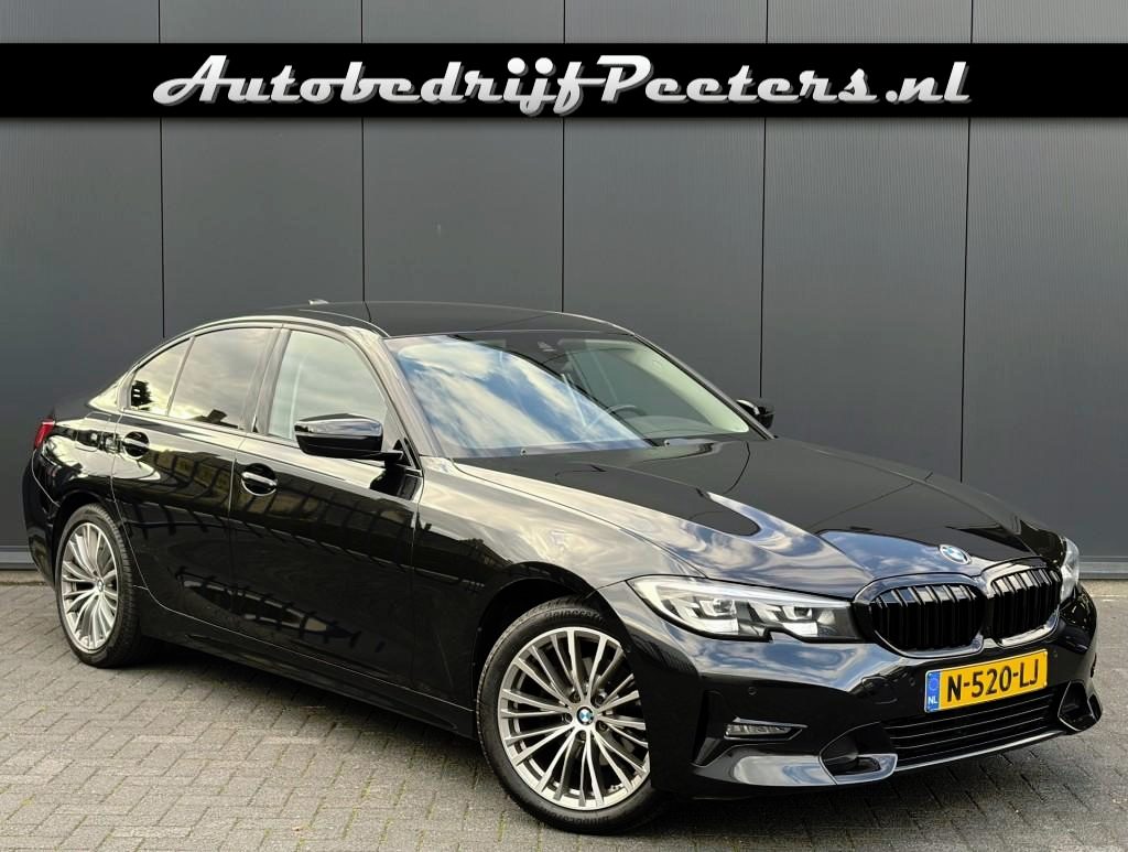 BMW 3-Serie 320i 184pk Aut. Luxury Leder Camera Navi LED Cruise Carplay Sfeerlicht