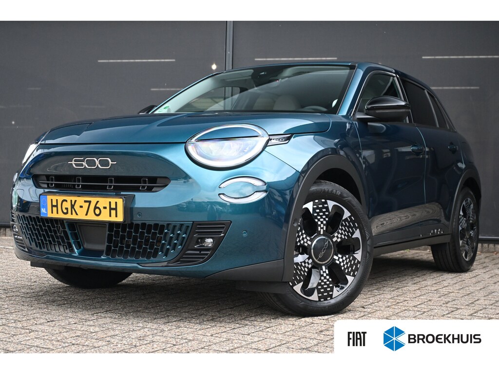 Fiat 600 1.2 Hybrid La Prima 110pk | Vol-Leder | Massage | Elektr. Stoelen | Adaptive Cruise | Elektr. Achterklep | !!