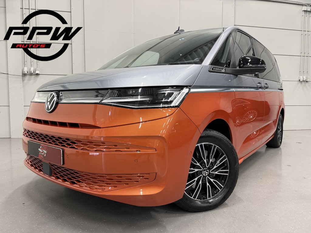 Volkswagen Multivan 1.4 eHybrid BULLI 7p. HEAD-UP/IQ-LIGHT/LEER-ALCANTARA/SOH 97%/SFEER/KEYLESS/ELECTR.SCHUIFDEUREN/CARPLAY/ACC/CAMERA/EL.A.KLEP/TWO-TONE/BULLI EDITION/NET OH BEURT GEHAD BIJ VW DEALER