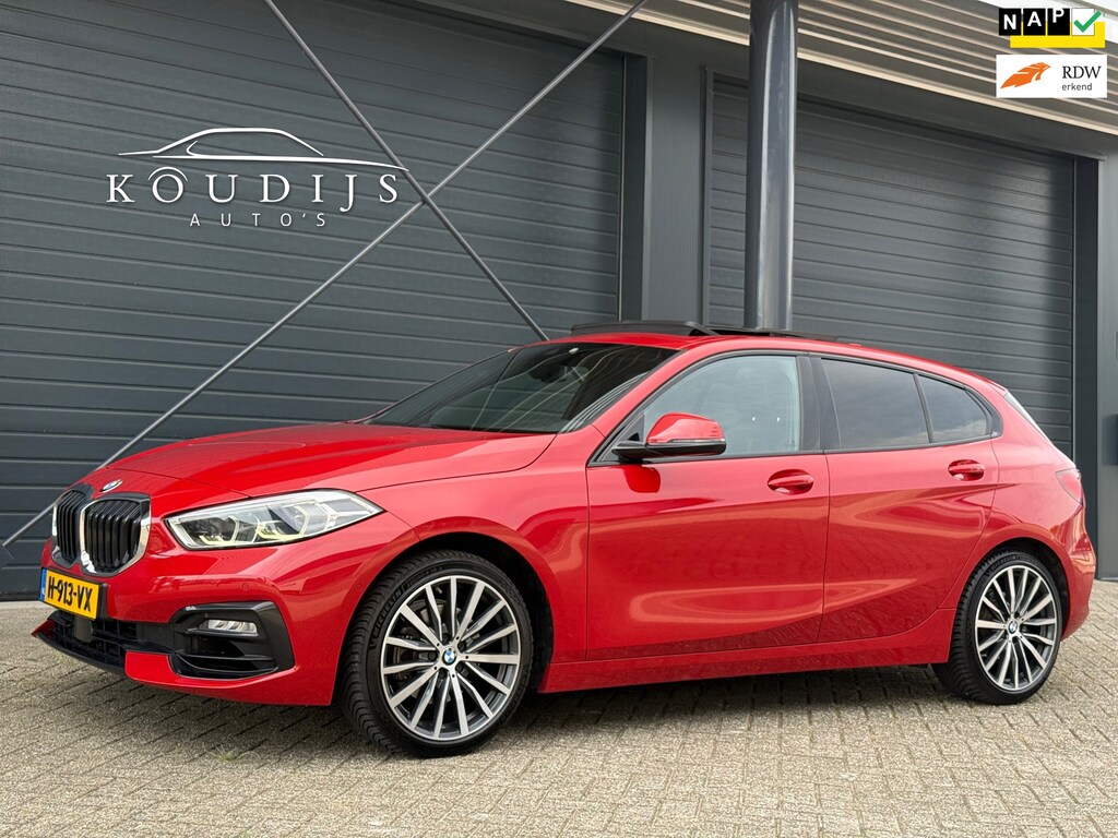 BMW 1-Serie 118i High Executive, Panodak, Sport/Shadow line, Trekhaak afn., Leder