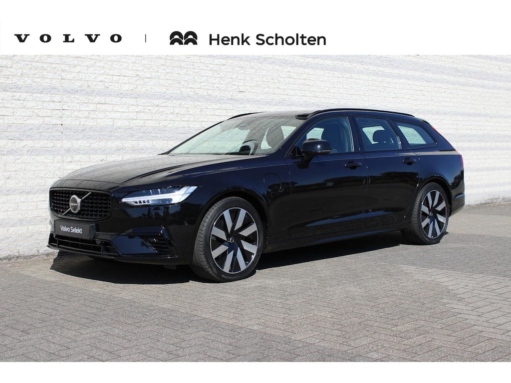 Volvo V90 T8 Plug-in hybrid AWD Ultra Dark | Trekhaak | Panoramadak | Head up display | 360 graden camera | Premium audio by Harman Kardon | Adaptieve cruise control | Verwarmbare voorstoelen stuurwiel en achterbank |