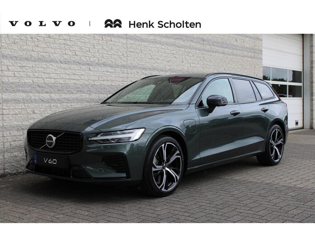 Volvo V60 T6 AWD Plug-in Hybrid Ultra Dark | Elektrisch glazen panorama-dak | Elektrisch verstelbare bestuurders- en bijrijdersstoel met geheugen | Dodehoek detectie met correctie | Pilot assist & adaptieve cruise control | Rondomzicht camera | Head-up display | Extra getint glas | Nappa lederen/ Open grid textiel bekleding | Google services | Apple Carplay & Android Auto | Voorstoelen & stuurwiel verwarmd | Keyless Entry & Drive | Premium Audio by Harman Kardon |