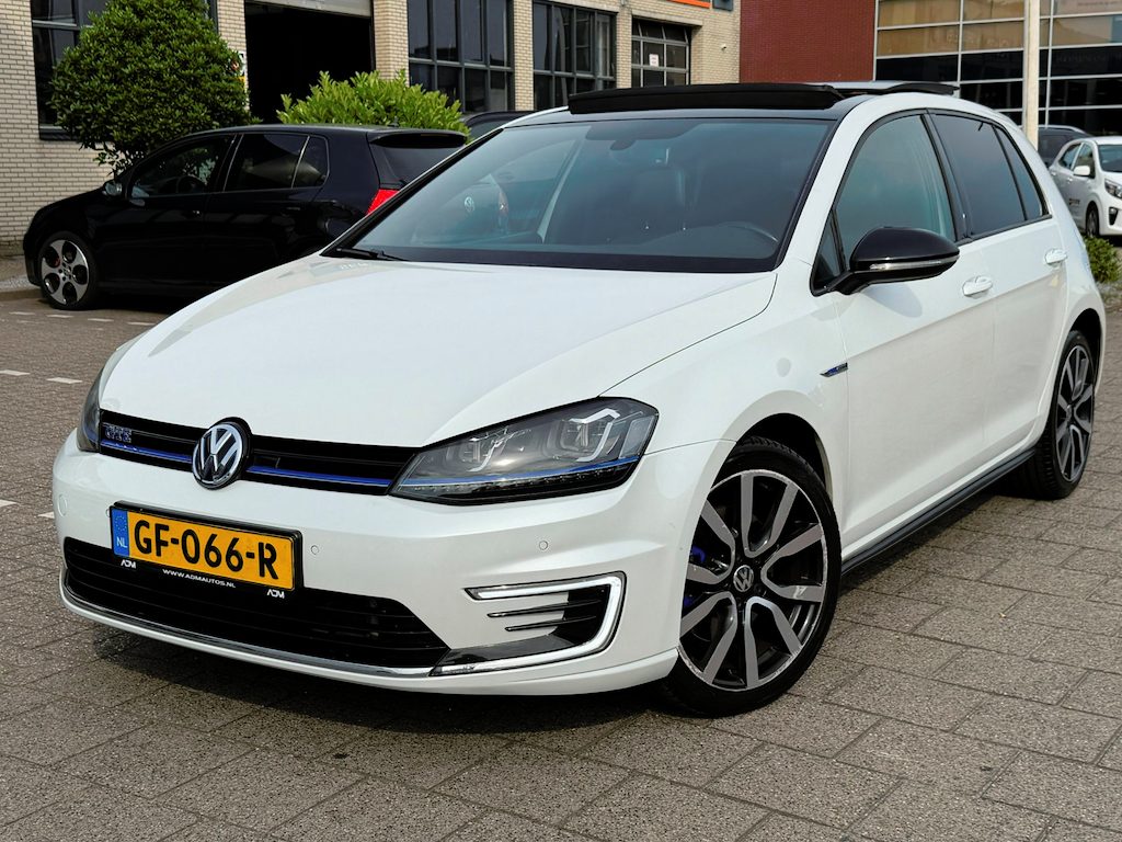 Volkswagen Golf 1.4 TSI GTE l PANO