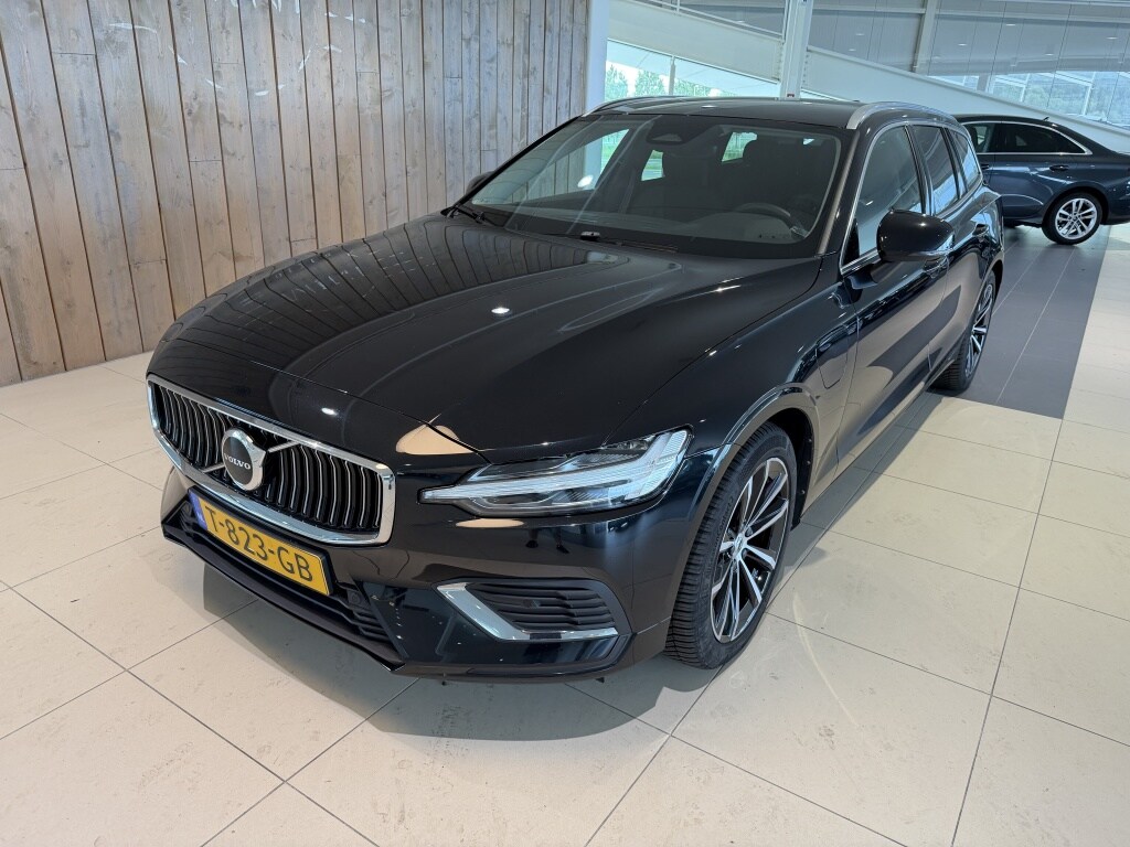 Volvo V60 2.0 T6 Plug-in Hybrid AWD Core Bright