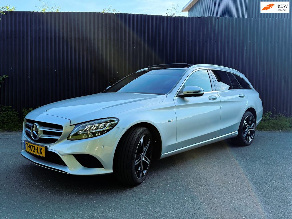 Mercedes-Benz C-klasse C300de 306PK AMG Pano I Dealer onderh. I Dig. Cocpit I Burmester