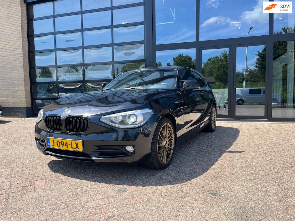 BMW 1-Serie 118d xDrive-Sport Edition High Executive