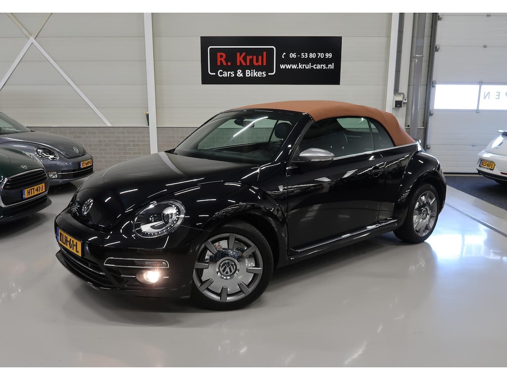 Volkswagen Beetle Cabriolet 1.4 TSI Karmann 150pk Automaat Leer/Alcantara App connect 18 inch Navigatie Carplay PDC Cruise Boekjes aanwezig Nette staat