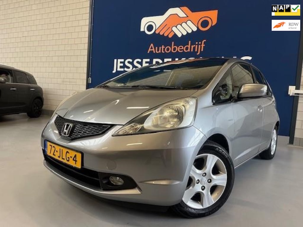 Honda Jazz 1.4 Elegance automaat/ bj.2009/ kleur:grijs/climate/sportvelgen/cruise control / PDC/etc.APK 12/2026/NAP met 300386 km.