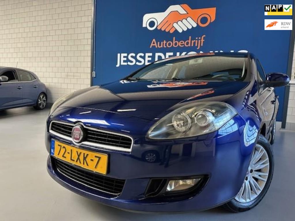 Fiat Bravo 1.4 Actual,bj.2010,kleur:blauw,5 deurs,1e eigenaar,airco,distributie vervangen,cruise,etc APK 05/2027,NAP met 179625 km
